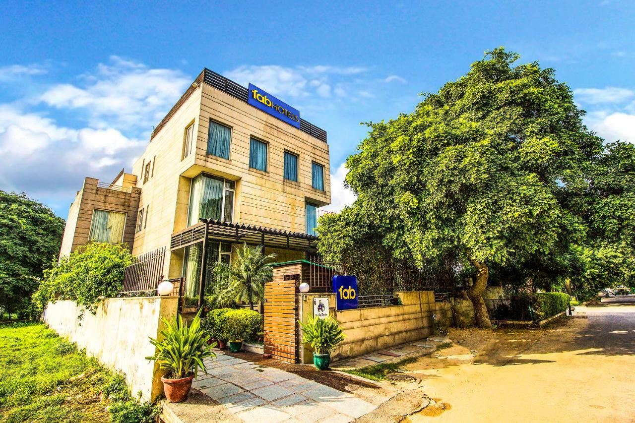 FabHotel Raj Darbar Iffco Gurgaon Exteriör bild