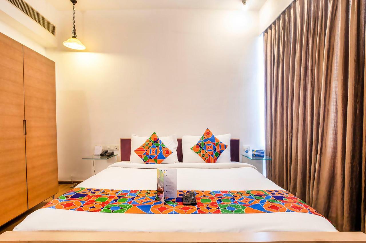 FabHotel Raj Darbar Iffco Gurgaon Exteriör bild